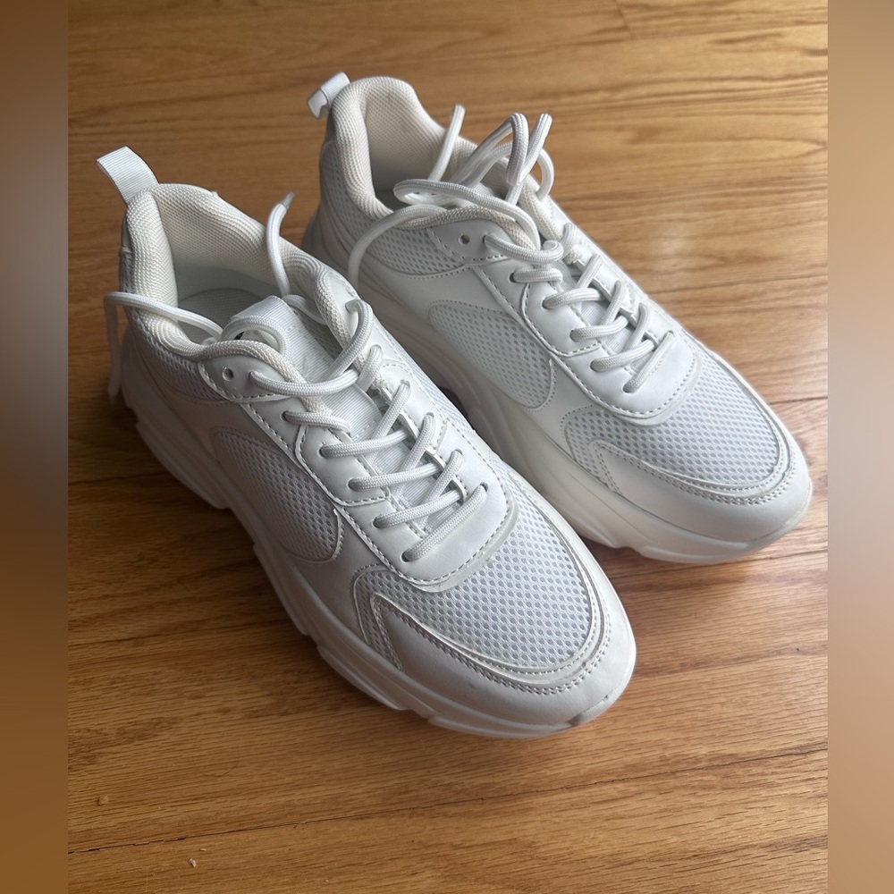 ASOS White Unisex Sneaker Size US Women’s 8